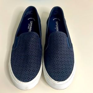 Sperry slip on shoes